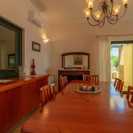 Bay 1 , Corfu * קומנון